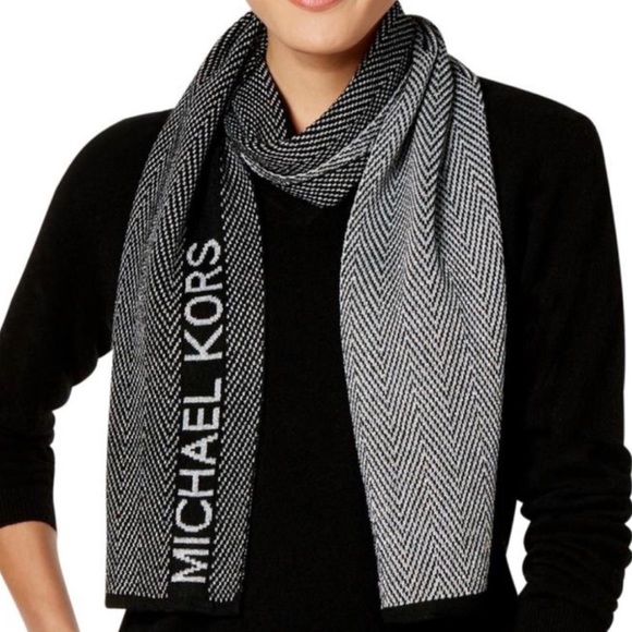 NWT Michael Kors Metallic Scarf & Hat Set - Picture 3 of 10